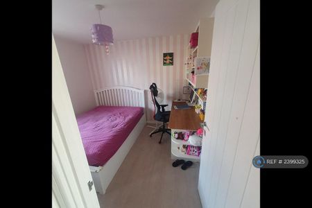 3 bedroom detached house to rent - Photo 4