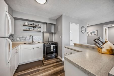 Welcome to Your Fully Furnished, Waterfront Retreat in Downtown Sarnia - Photo 3