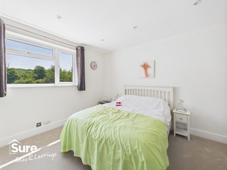 5 bedroom semi-detached house to rent - Photo 4