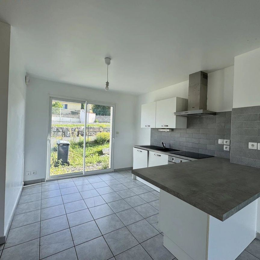 Location Maison 4 pièces 85 m2 à Boisset-Saint-Priest - Photo 1