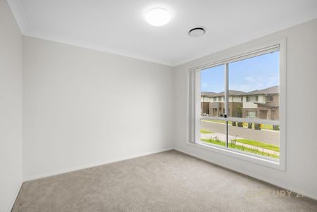 Great Location &vert; Pergola &vert; Ready to Move in - Photo 5