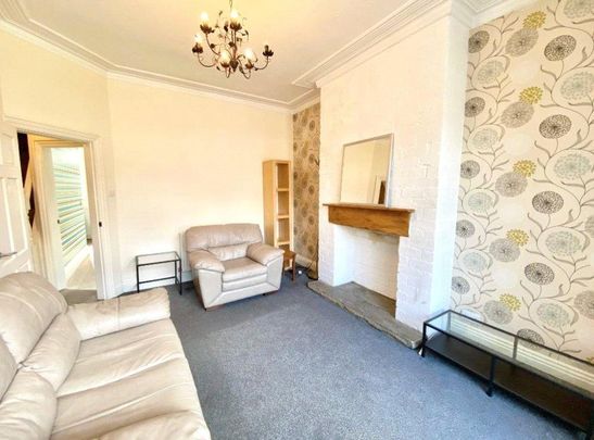 4 bedroom property to rent - Photo 1