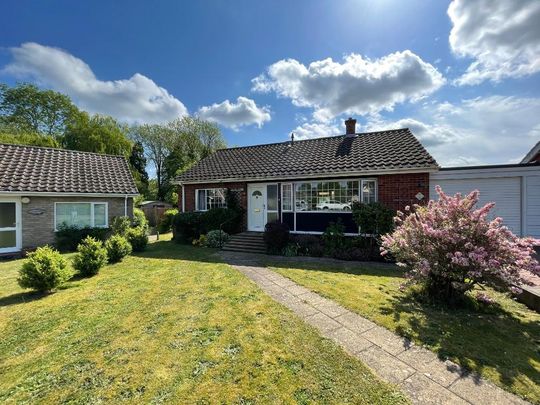 2 bedroom bungalow to rent - Photo 1