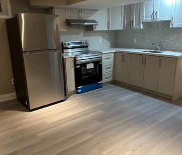 For Lease - 10 Suburban Drive, Mississauga, Ontario - Photo 6