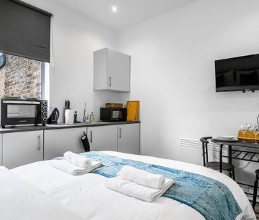 Studio to rent - Photo 2