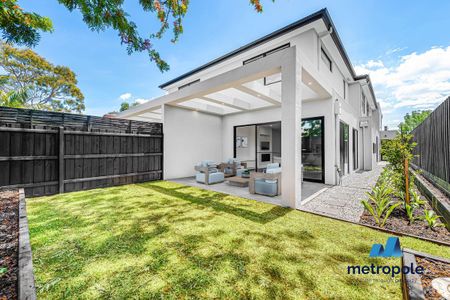 20B Lewis Street, MCKINNON, VIC - Photo 3