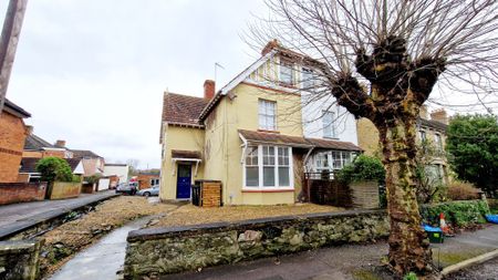 1 bed house / flat share to rent in Belvedere Road, Taunton - Photo 5