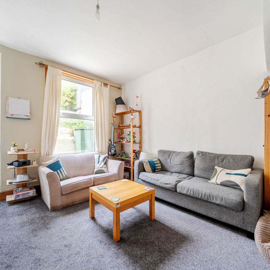 4 bedroom terraced house to rent - Photo 1