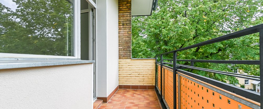 HOCHWERTIG SANIERTE 2-ZIMMER-WOHNUNG IN BERLIN-MARIENFELDE - ERSTBEZUG IM MODERNEN STIL - Photo 1