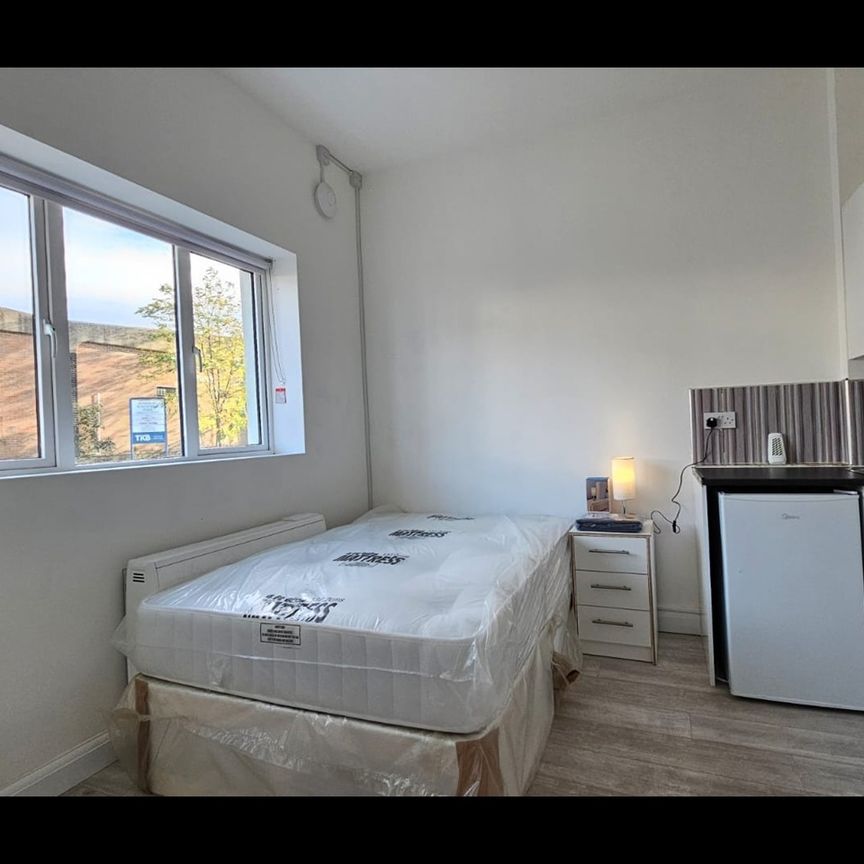 Studio Flat, Shelbourne Road, N17 - Photo 1