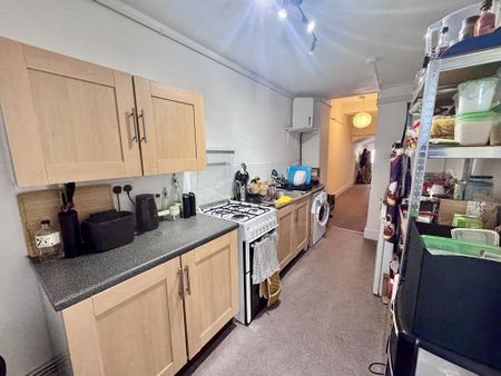 1 bedroom flat to rent - Photo 2