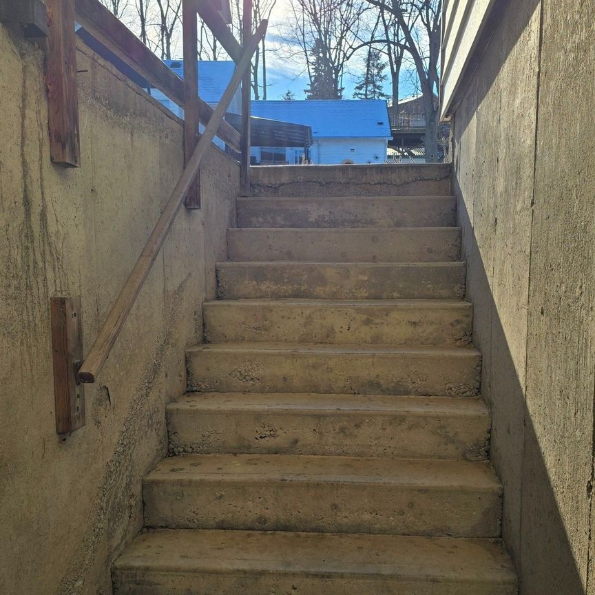 For Lease - 33 Dundas Crescent Unit# Lower Level, St. Catharines, Ontario - Photo 1