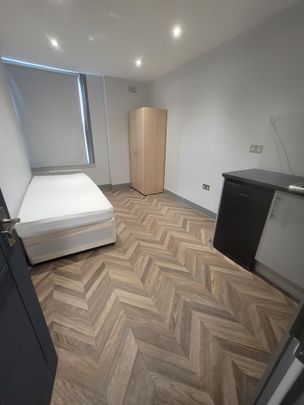 Studio Flat, Graham Road, E8 - Photo 1