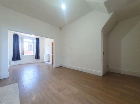 2 bedroom terraced house to rent - Photo 2