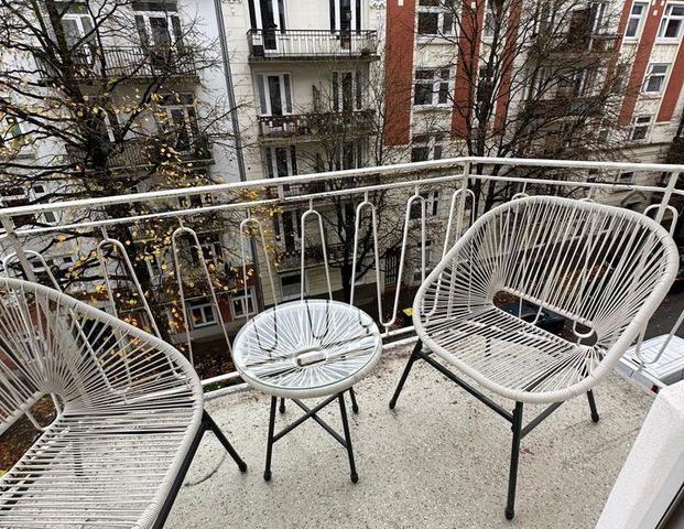 Erstbezug nach Sanierung - Möblierte 3-Z.-Wohnung in Eppendorf - Photo 1