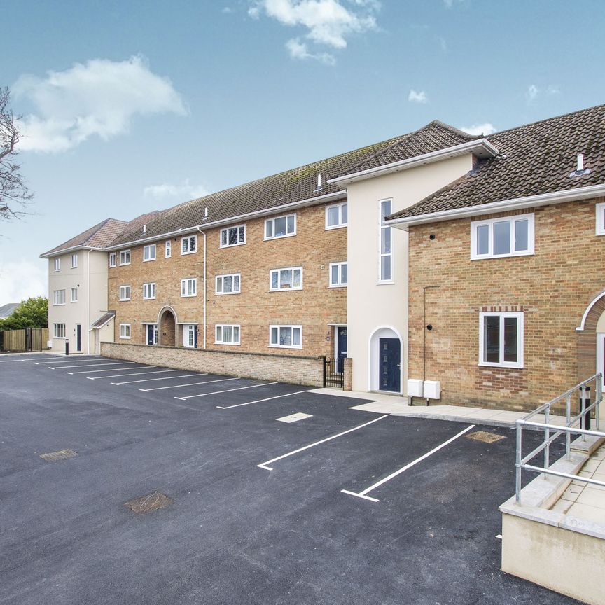 2 bedroom apartment to rent Ashley Road, Poole, BH14 - Photo 1