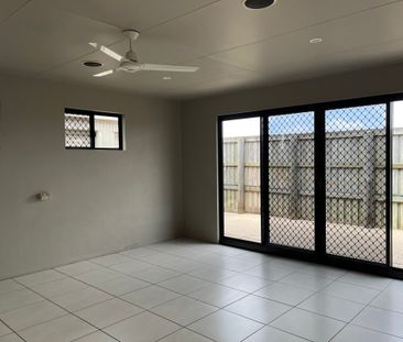 12 Lancaster Way, 4740, Ooralea - Photo 2