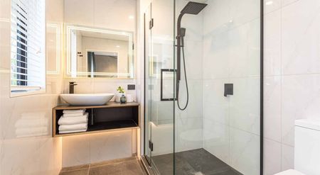 Executive Fully Furnished Apartment in Stylish Whitewood Complex - Photo 4