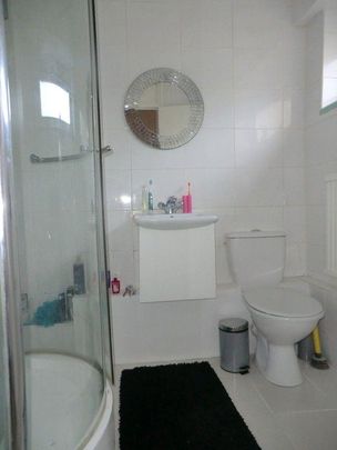 3 bedroom flat share to rent - Photo 1