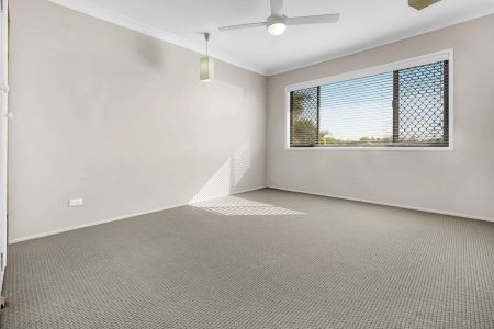 75 Donnington Street, - Photo 2