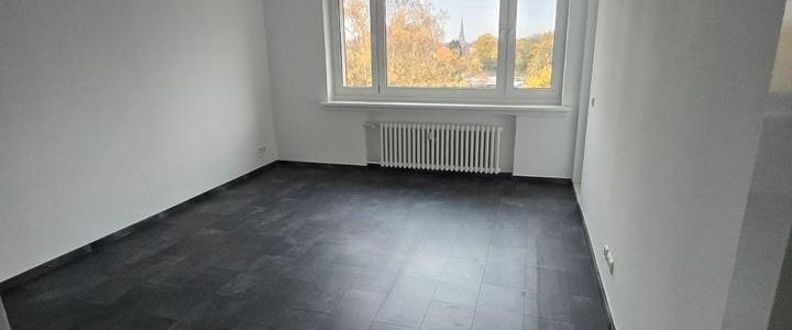 ***Sarniert*** Helle moderne 2-Zimmer-Wohnung in Duisburg mit Balkon und Parkblick - Photo 1