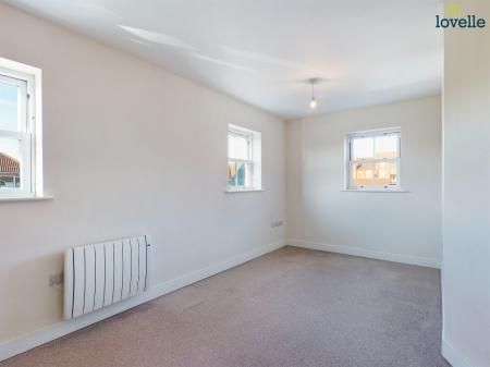 2 bedroom Flat To Let - Photo 5