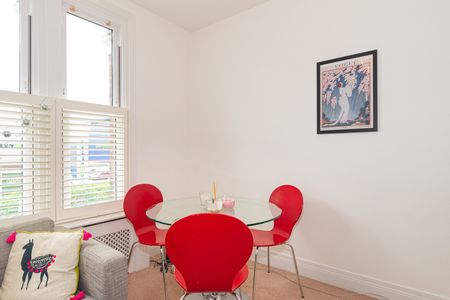 3 Bed Flat, Garratt Lane, SW18 - Photo 4