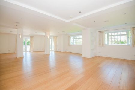 5 bedroom detached house to rent - Photo 2