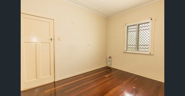 Spacious Unit on Gregory Street. - Photo 1