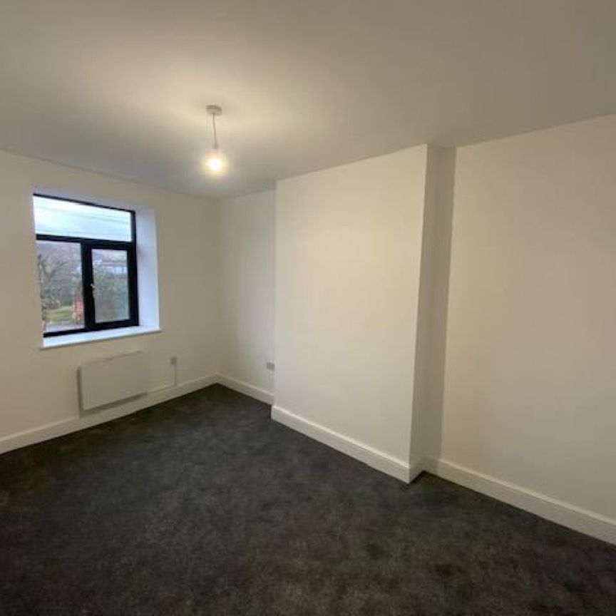 2 bedroom Flat To Let - Photo 1
