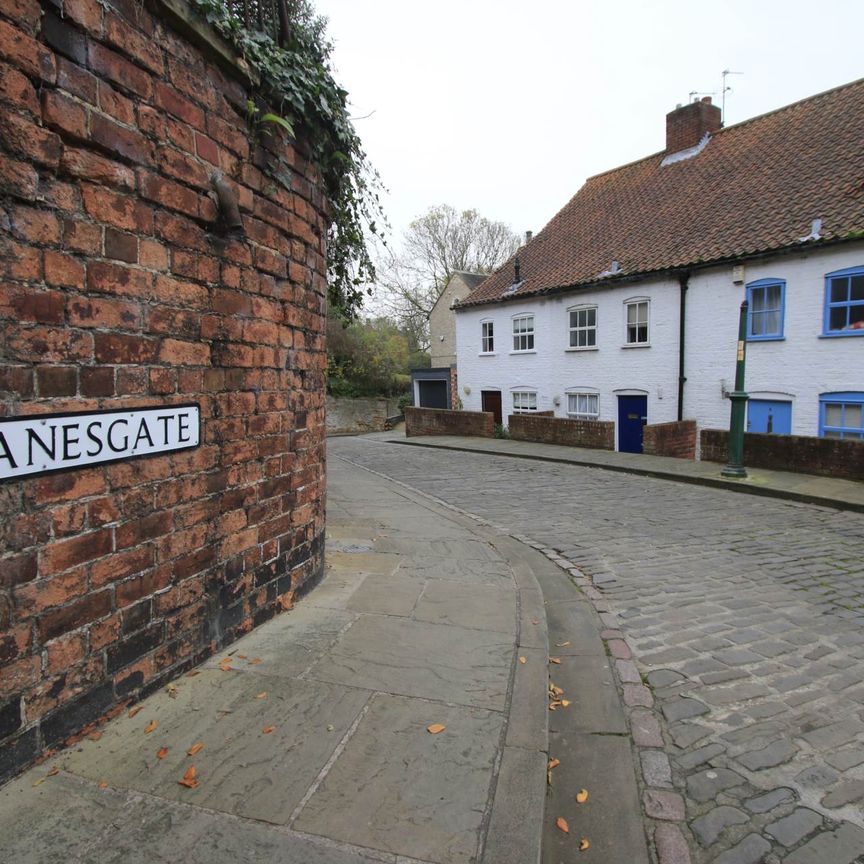 Danes Cottages, Danesgate, Lincoln, LN2 1NB - Photo 1