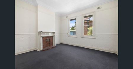 4 Bedroom Family Home in the heart of Parramatta. - Photo 4