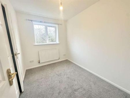 Steeple View, Lydney, GL15 - Photo 3