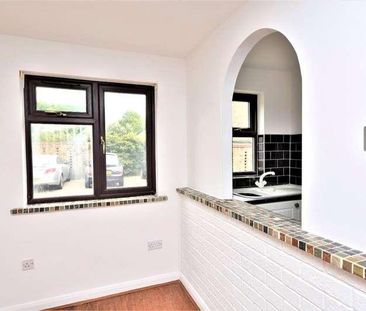 Herongate, Shoeburyness, Essex, SS3 - Photo 2