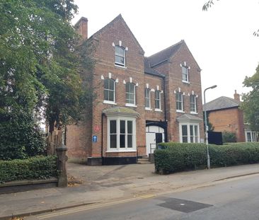 Saint Paul’s Square, Burton On Trent - Photo 1