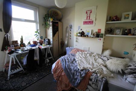 5 bedroom private hall to rent - Photo 4