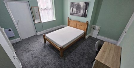 Flat 2, Linden Grove, Beeston, Leeds, LS11 6EY - Photo 5