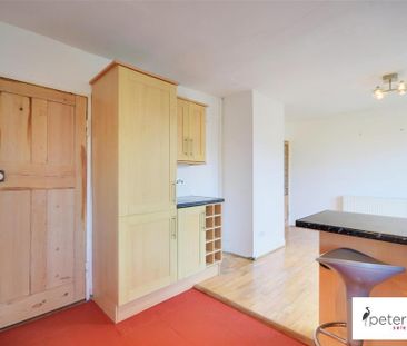 3 bedroom semi-detached house to rent - Photo 6