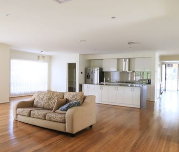 Spacious 4-Bedroom Family Home Available for Rent Now! - Photo 1