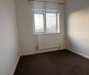 2 bedroom maisonette to rent - Photo 2