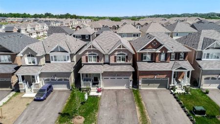 For Lease - 68 Wannamaker Crescent, Cambridge, Ontario - Photo 4