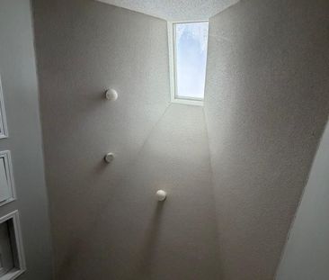 For Lease - 42 Patrick Drive, Barrie, Ontario - Photo 4