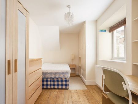 3 bedroom flat to rent - Photo 5