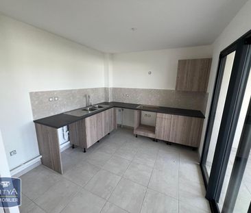 Location Appartement 3 pièces 64m² ST PIERRE 97410 - Photo 3
