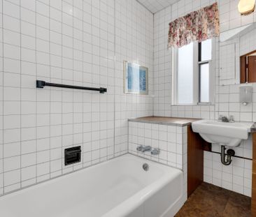 For Lease - 760 King Street Unit# Room 3, Hamilton, Ontario - Photo 4