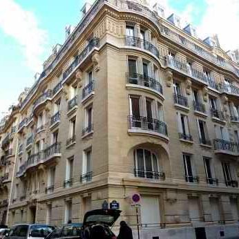 A LOUER PARIS VII ème - Photo 1