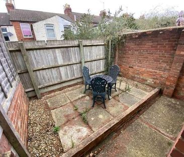 Gordon Street, NN2 - Photo 2