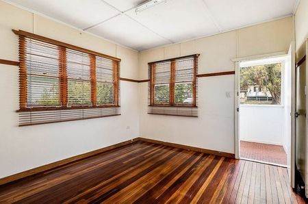 21 Park St Wilsonton - Photo 4