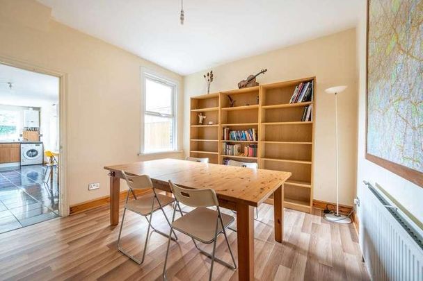 Leytonstone, Leytonstone, E11 - Photo 1