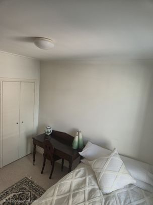 East Melbourne - Photo 1